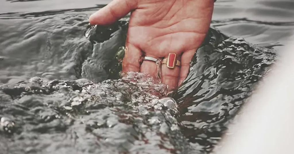 does sterling silver get wet