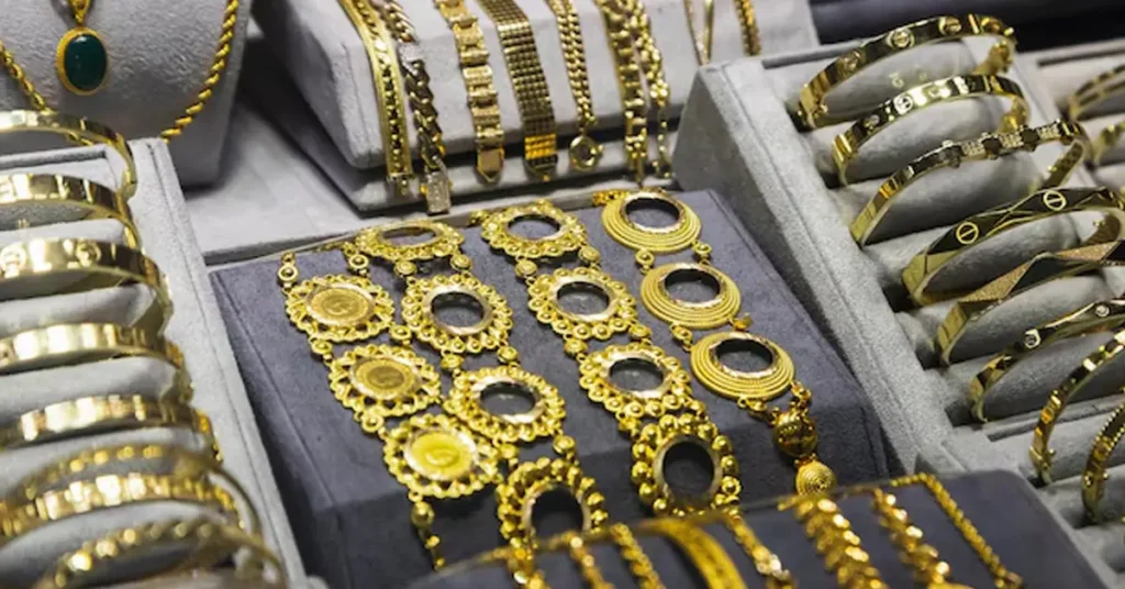 different types of gold jewellery