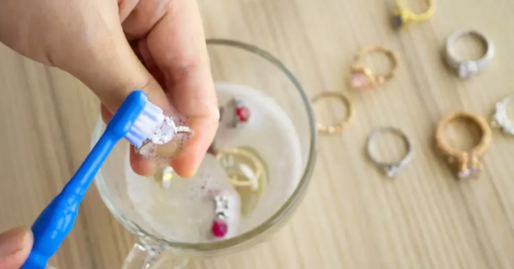 how to clean a gold jewellery