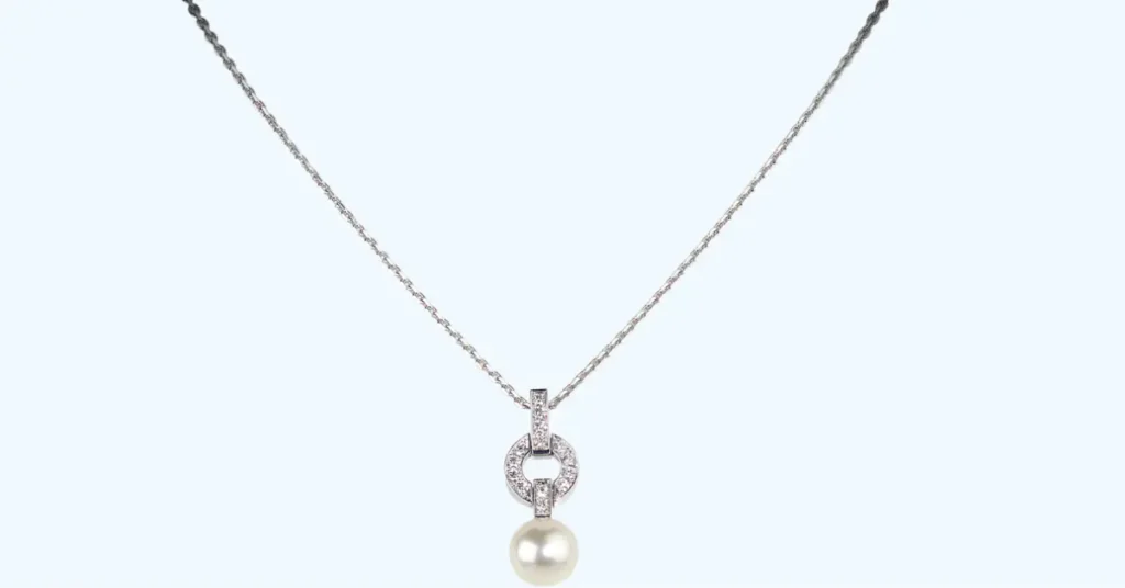pendant necklace