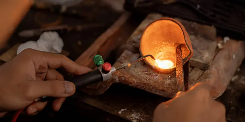 what is white gold made of